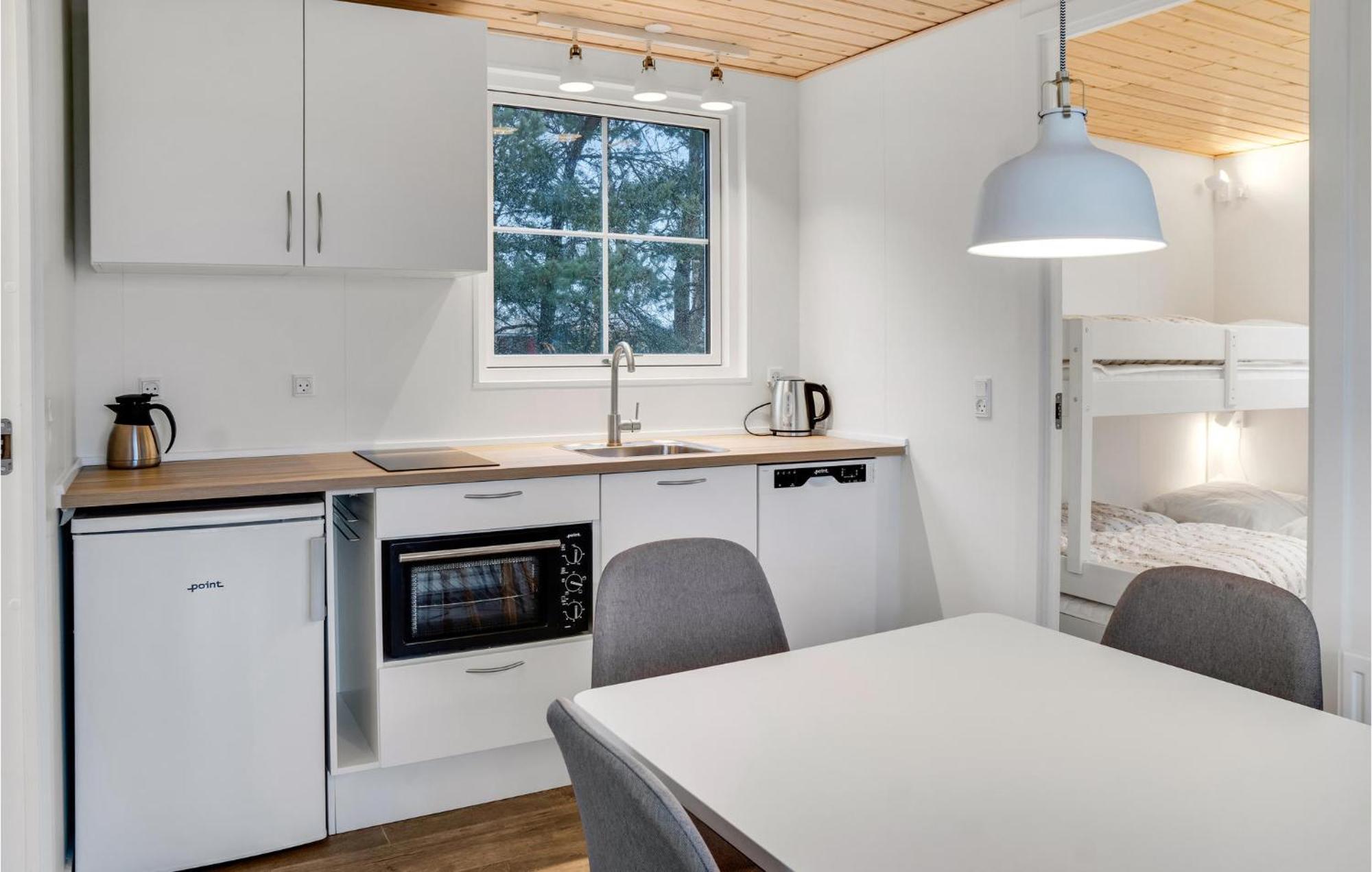 2 Bedroom Nice Apartment In Vaeggerlose Boto By Экстерьер фото