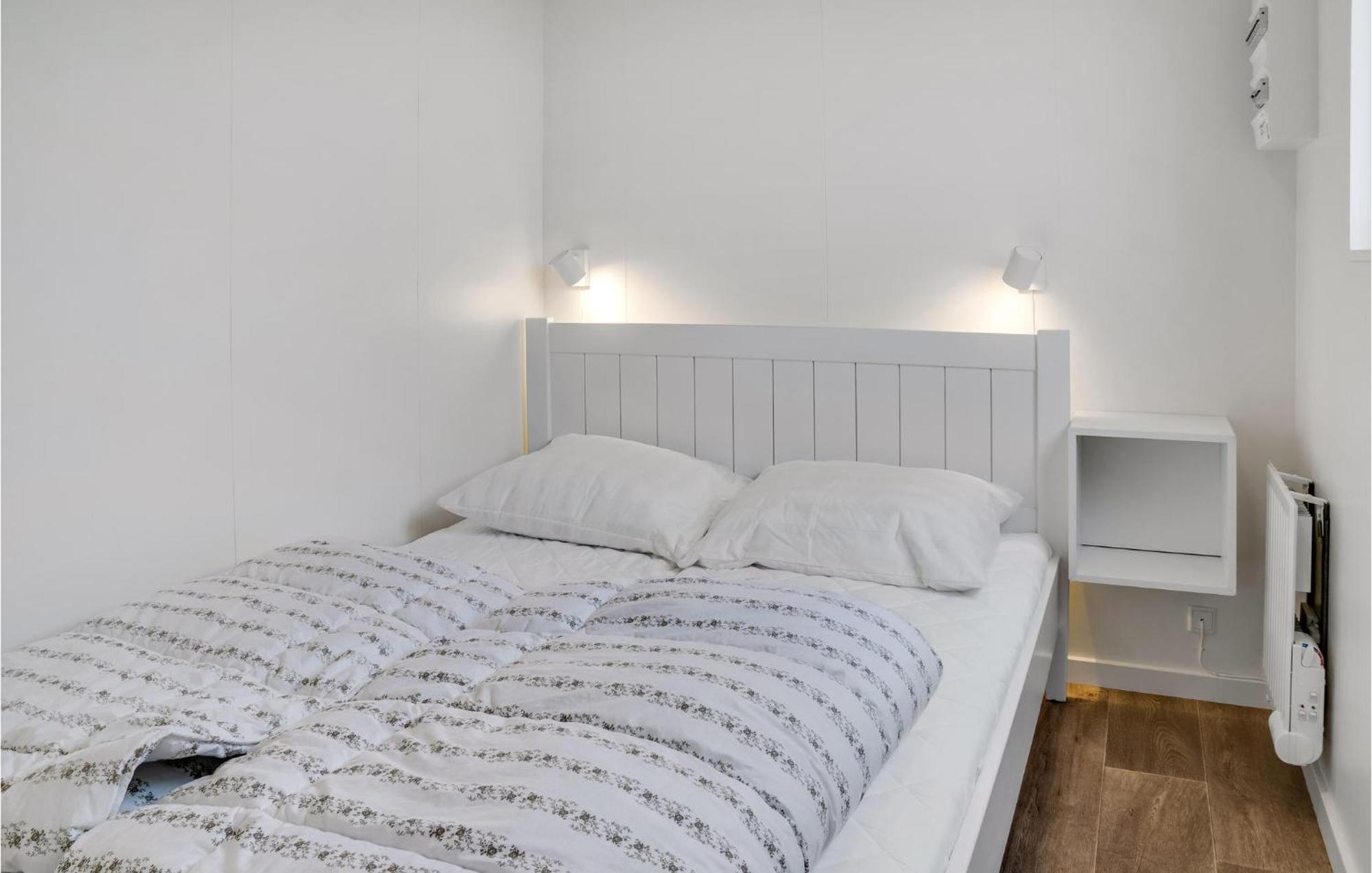 2 Bedroom Nice Apartment In Vaeggerlose Boto By Экстерьер фото