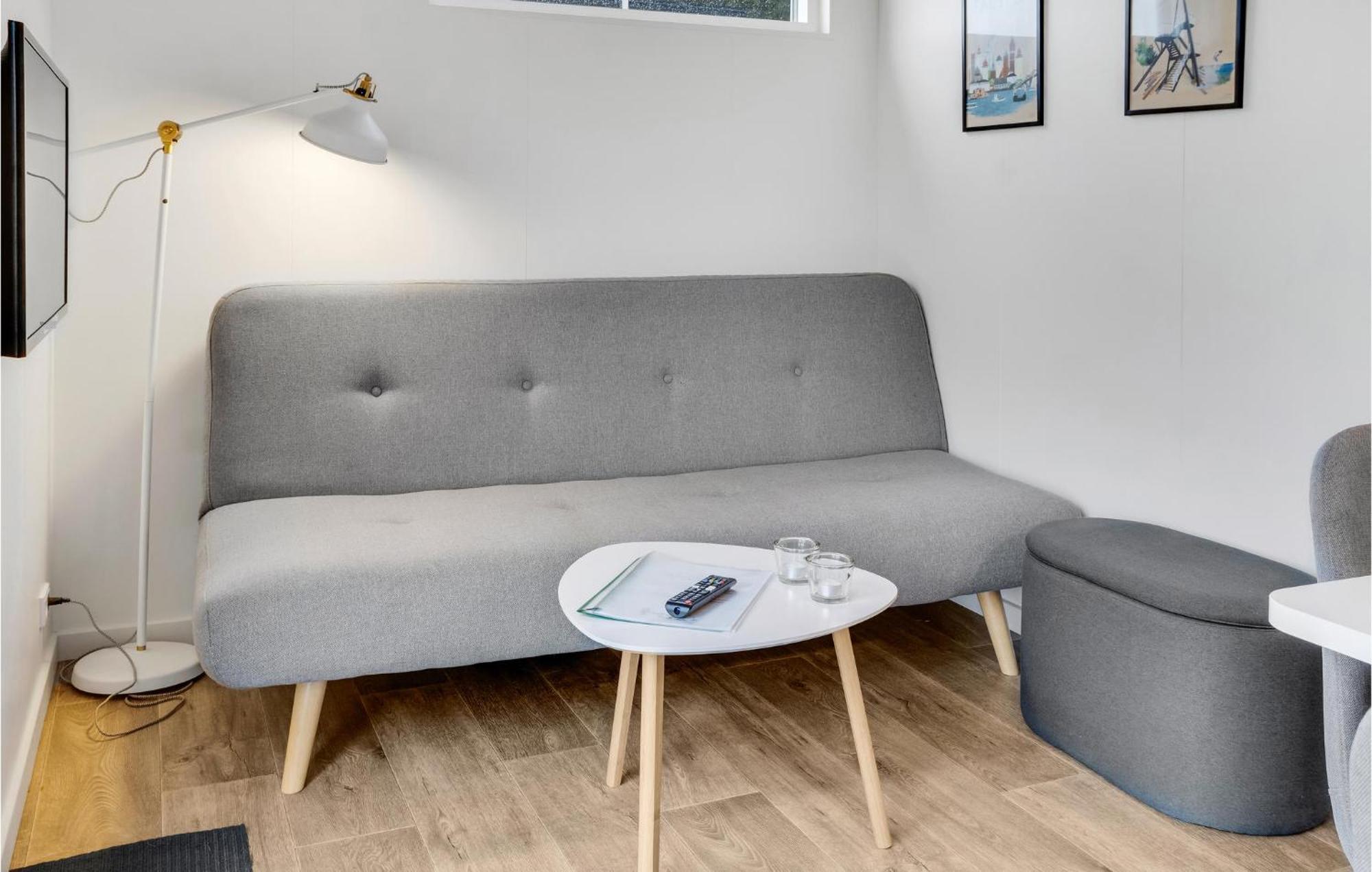 2 Bedroom Nice Apartment In Vaeggerlose Boto By Экстерьер фото