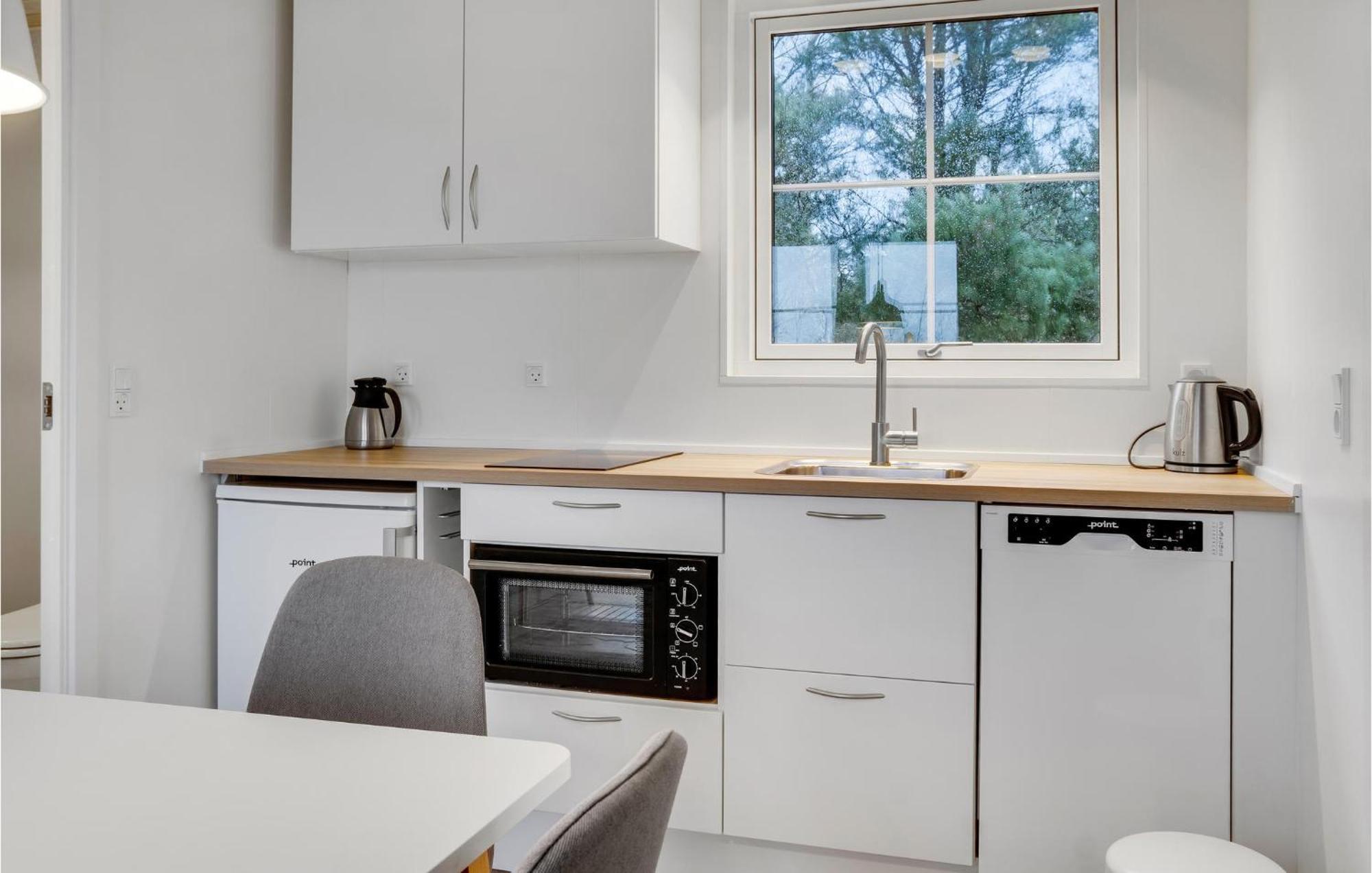 2 Bedroom Nice Apartment In Vaeggerlose Boto By Экстерьер фото